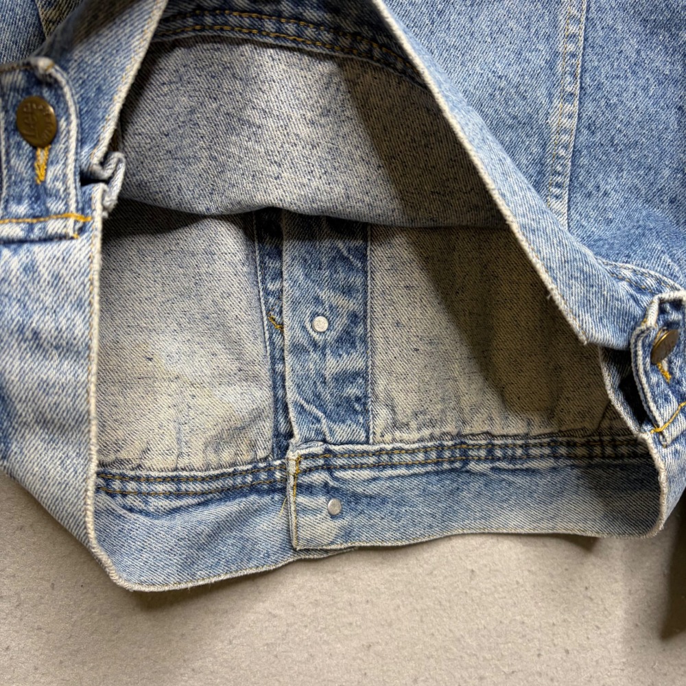 Lee Denim Jacket Mens 46 Blue Vintage 80s Trucker Distressed Acid Wash Patched - Picture 14 of 16